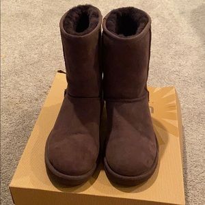 Brown short Ugg’s